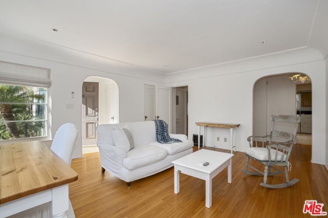 1033 9th St Unit 1033c #1033C - Photo 4 of 20