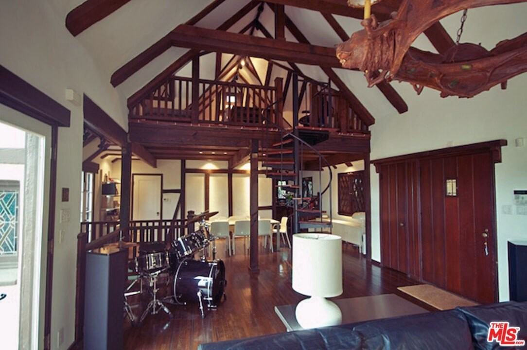 2667 Lake View Ter E - Photo 5 of 50