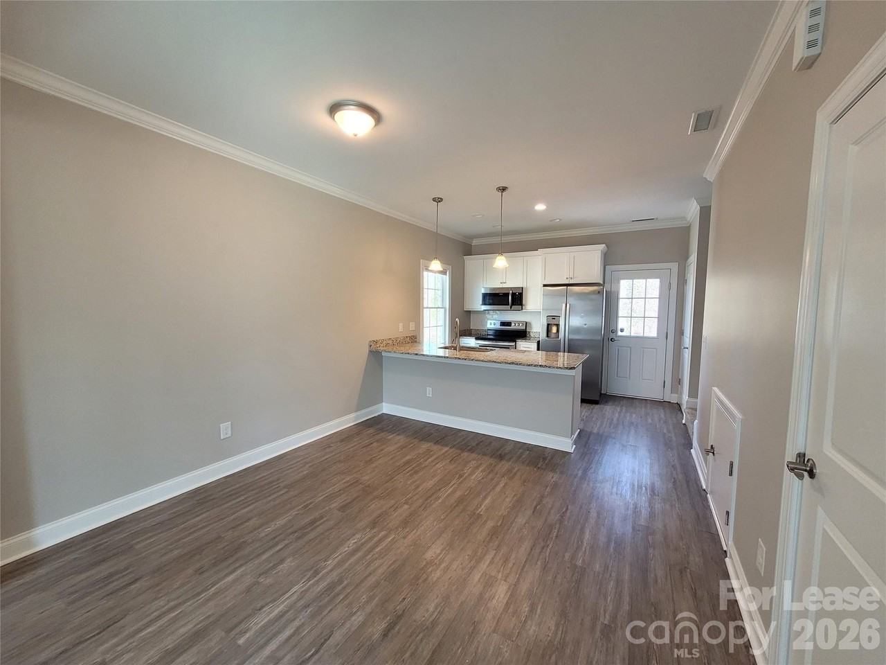 1086 20th St Ne - Photo 3 of 14