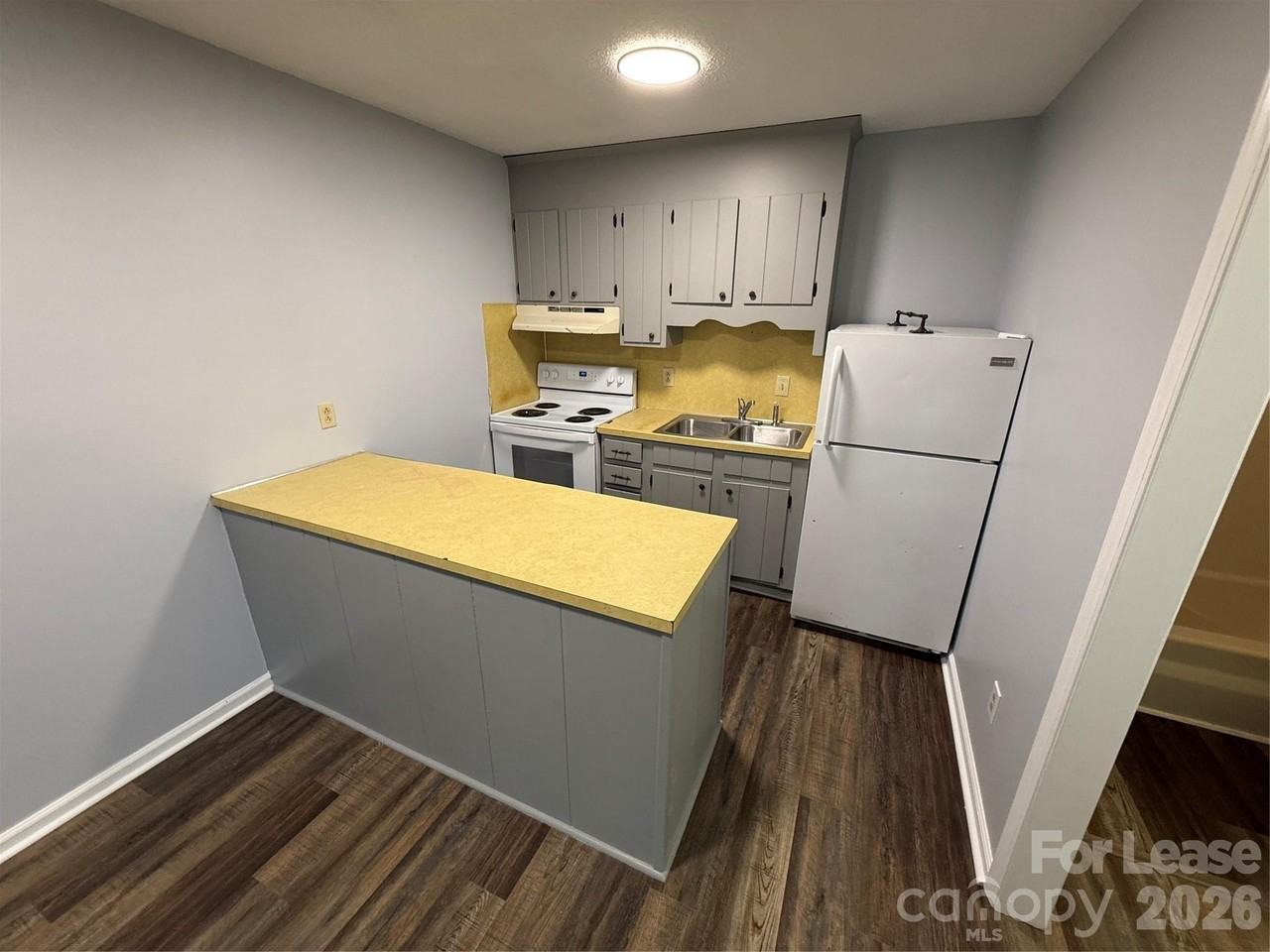 435 3rd Avenue Dr Se - Photo 3 of 9