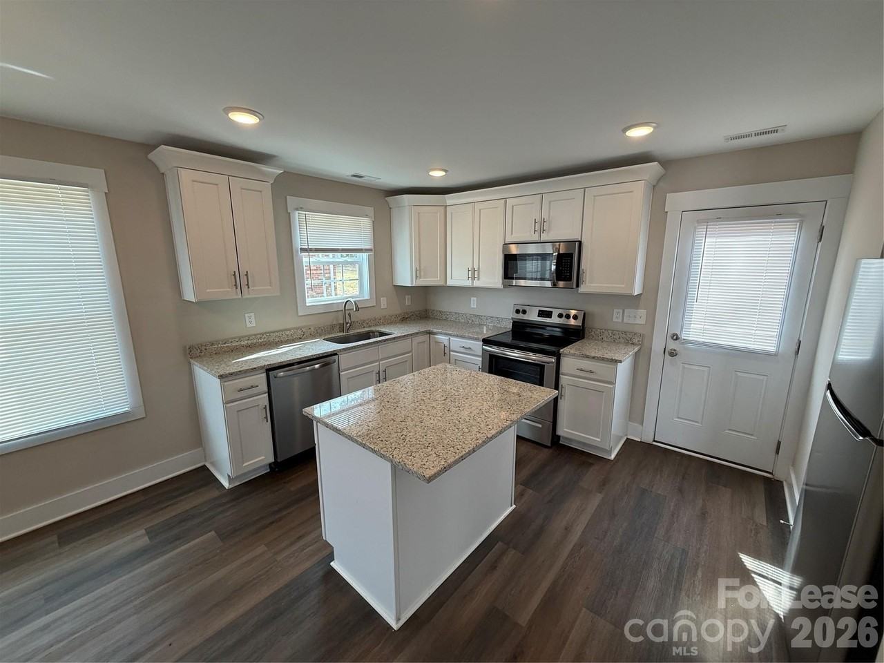 1402 Martin Luther King Ave Unit B #B - Photo 3 of 16