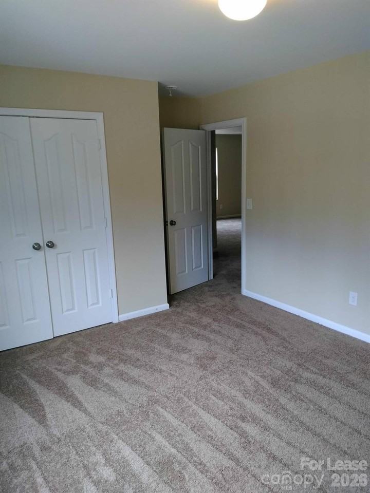 7708 E Lane Dr - Photo 3 of 20