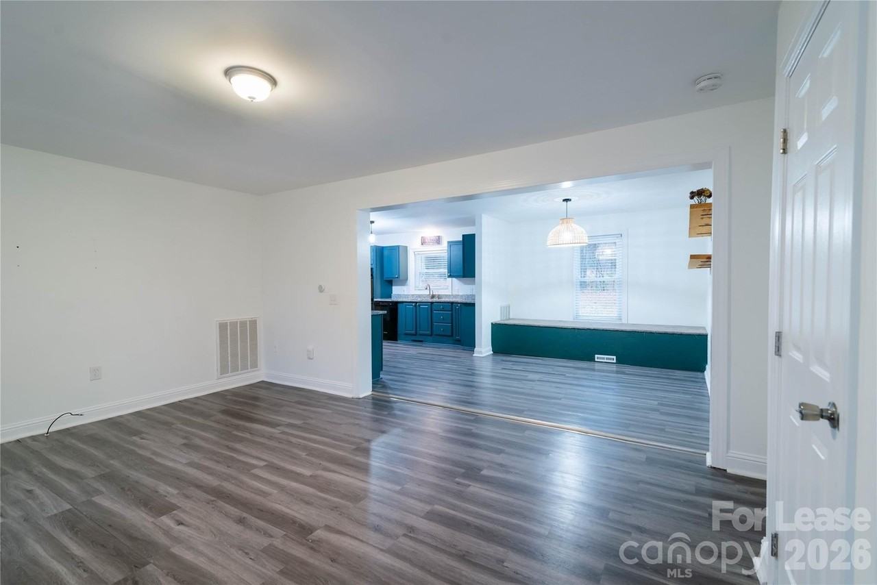 284 Stanley Spencer Mtn Rd - Photo 4 of 21