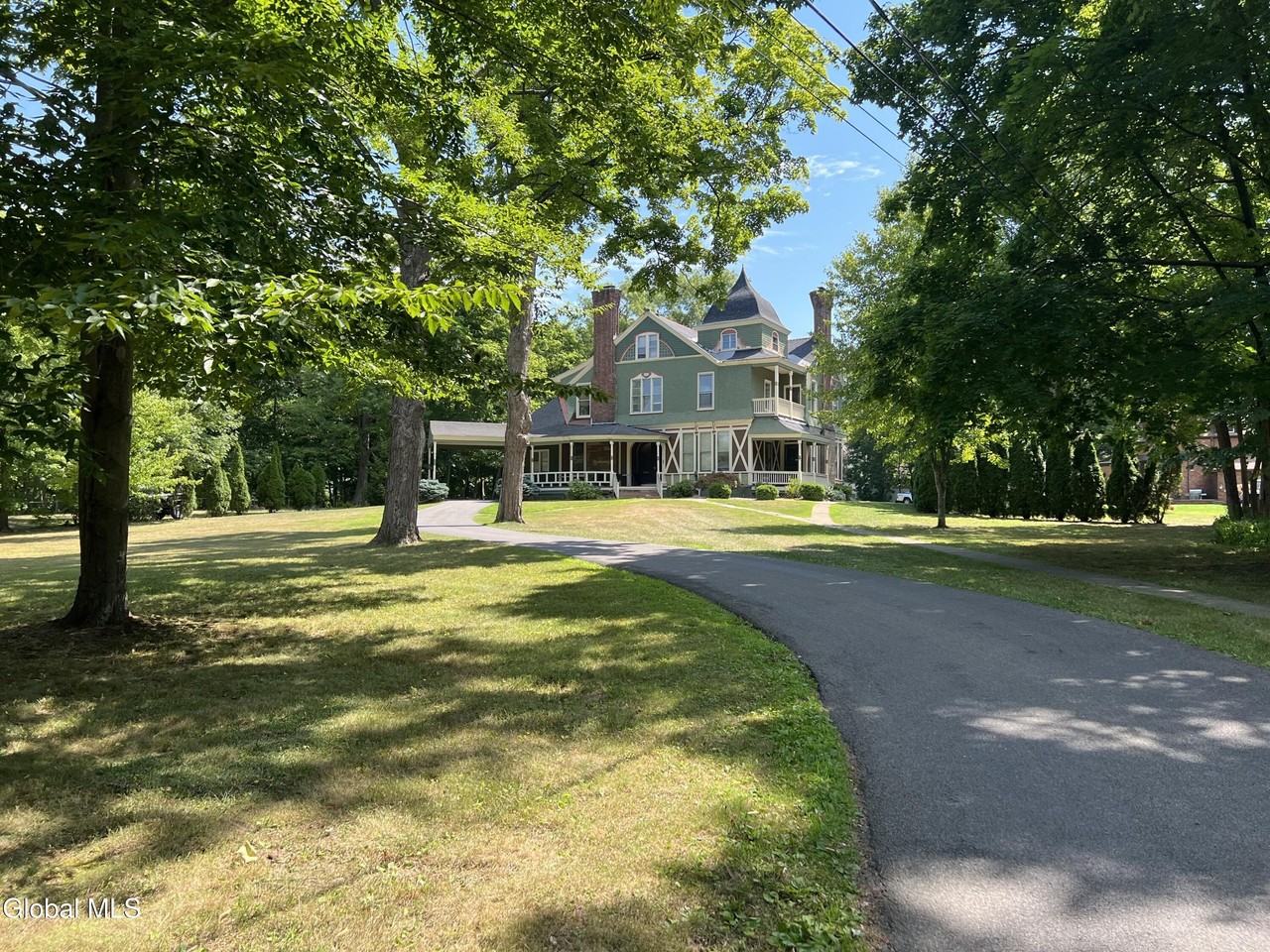 1226 Wendell Ave Apt 5 #5 - Photo 2 of 28