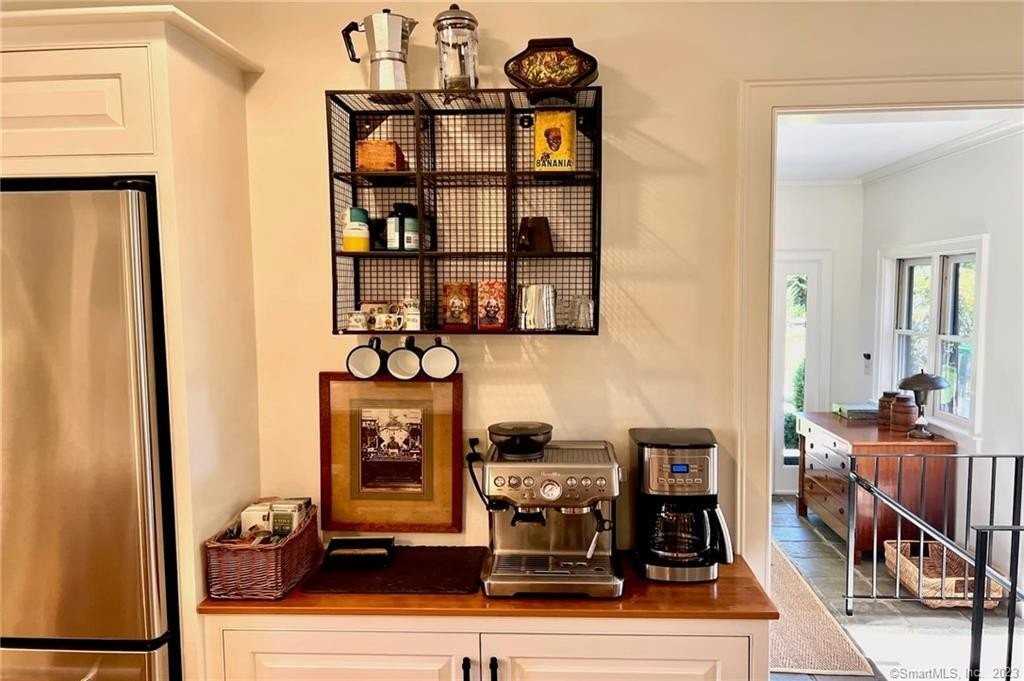 11 Rolling Hills Dr - Photo 5 of 24