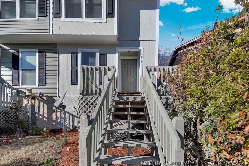 5940 Laguna Dr - Photo 2 of 39