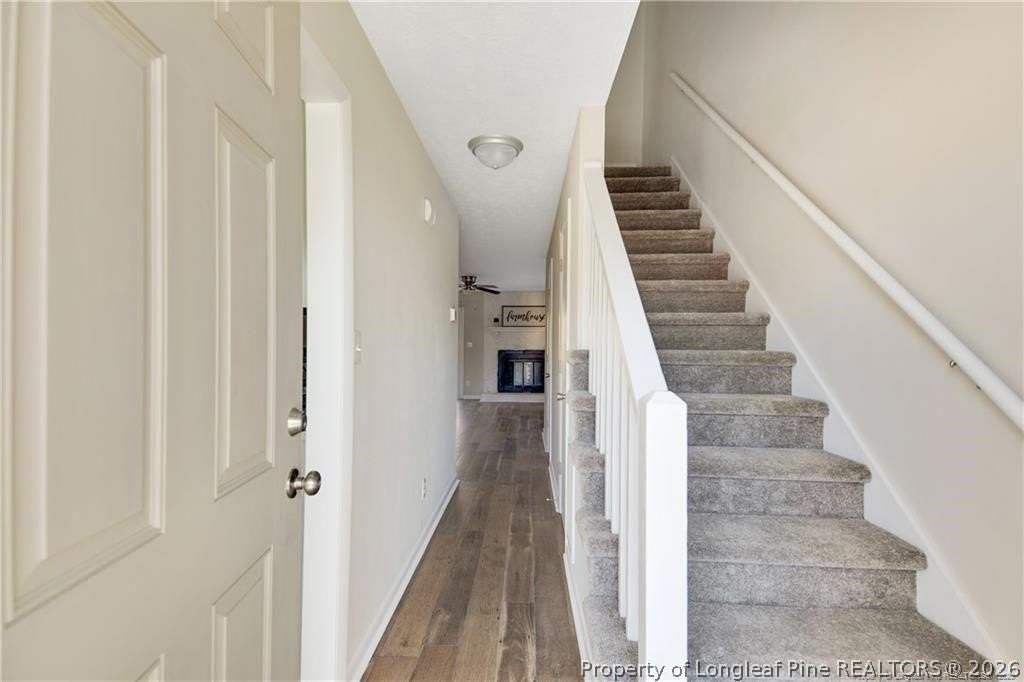 5940 Laguna Dr - Photo 5 of 39