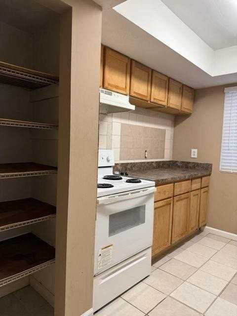 930 Pine Oak Trl - Photo 3 of 12