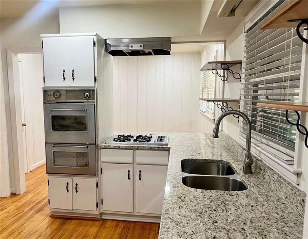 2560 Wood Valley Dr - Photo 4 of 17