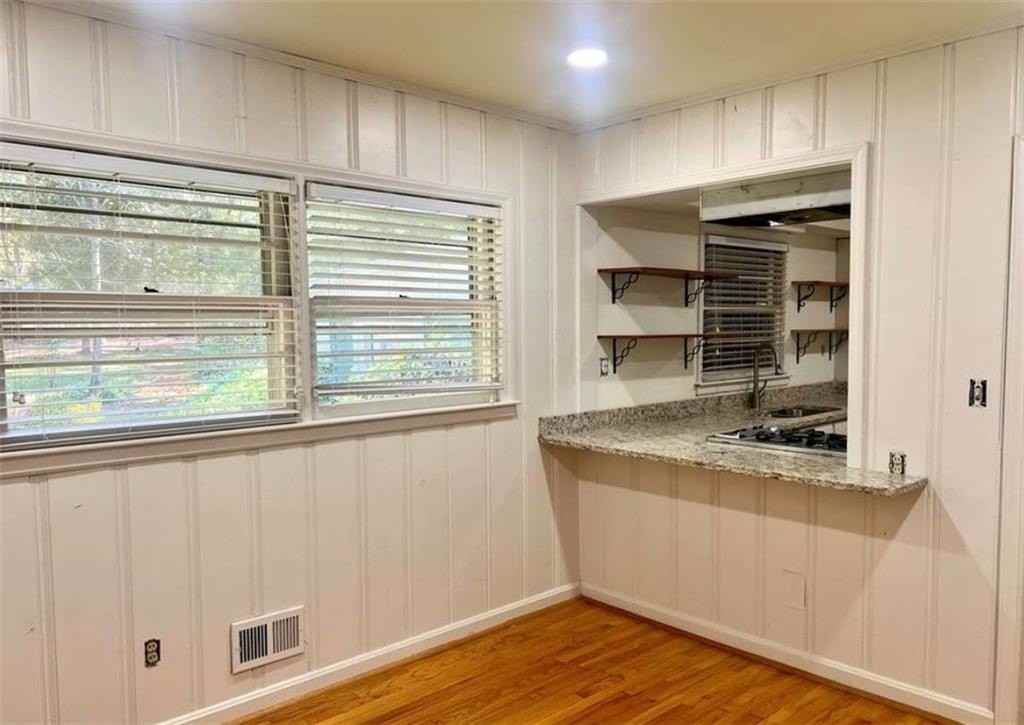 2560 Wood Valley Dr - Photo 6 of 17