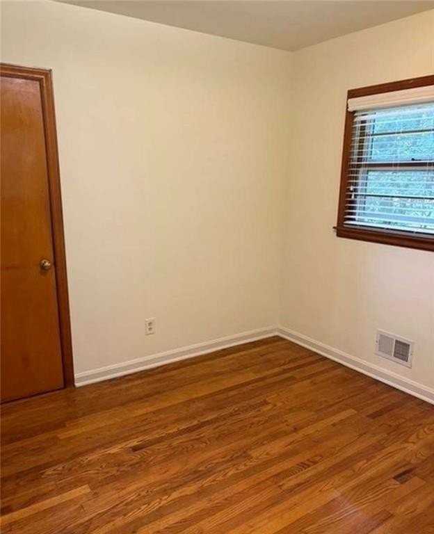 2560 Wood Valley Dr - Photo 7 of 17