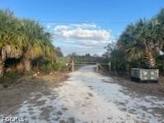 435 S Zambria St - Photo 2 of 8