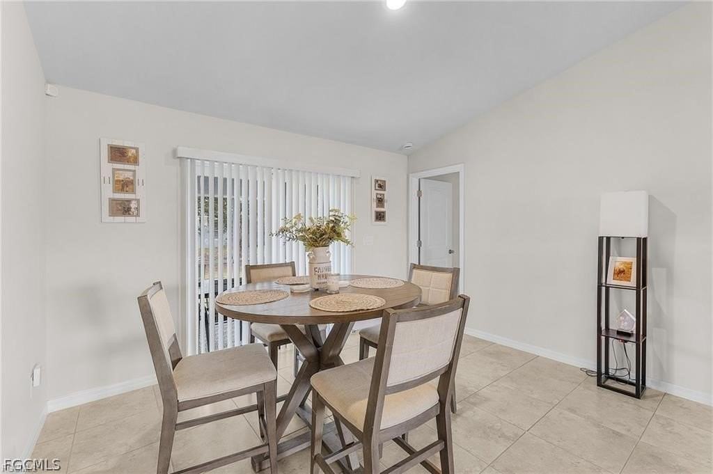 4109 Ne 22nd Ave - Photo 5 of 17