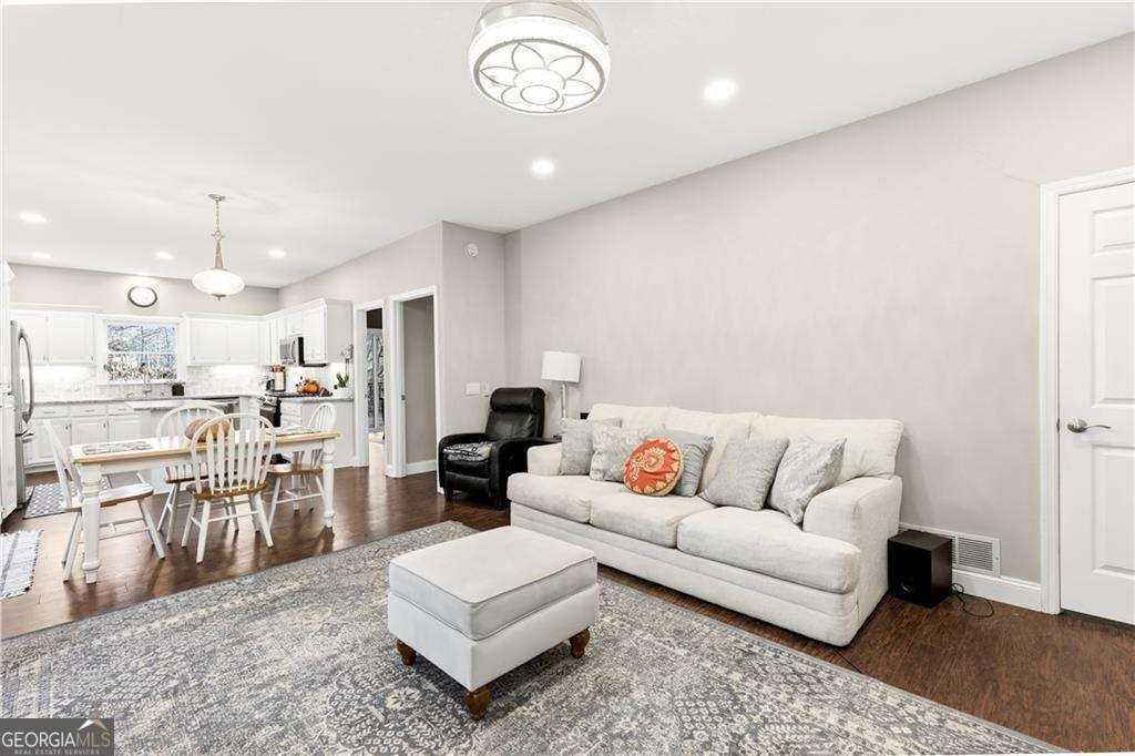 2368 Battle Forest Dr Sw - Photo 6 of 24