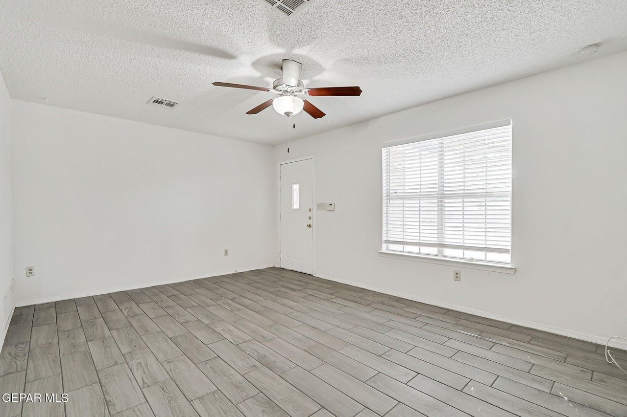 1724 Gambel Quail Dr - Photo 3 of 33