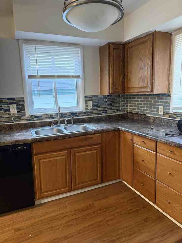 19133 Macarthur - Photo 2 of 10