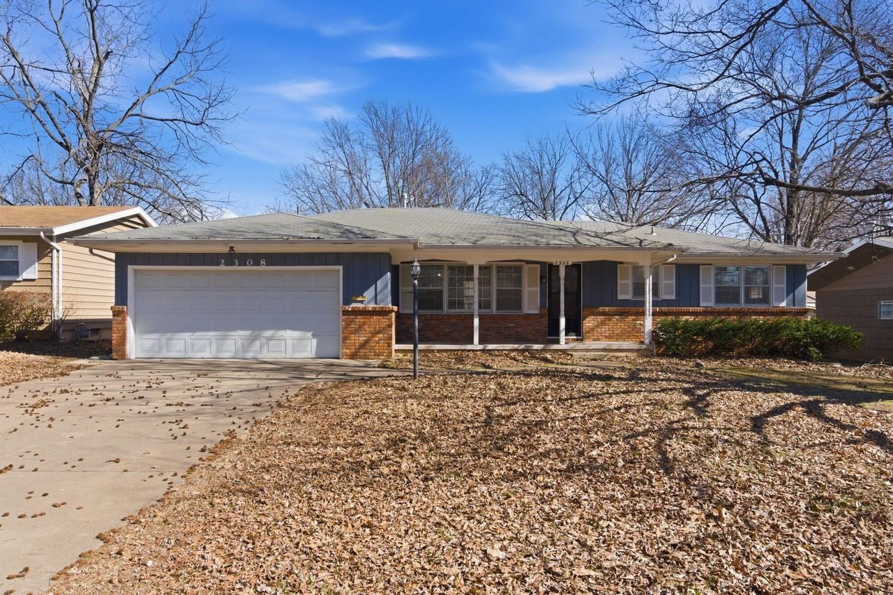 2308 S Hampton Ave - Photo 2 of 25