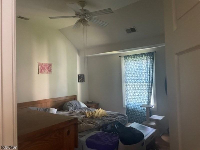 37 E New St - Photo 4 of 4