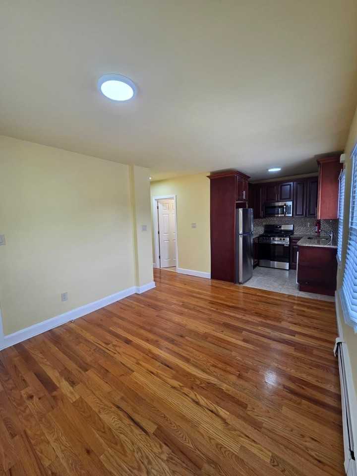 5 Bay Ave #2 - Photo 4 of 19