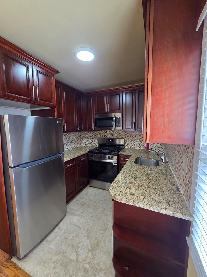 5 Bay Ave #2 - Photo 5 of 19