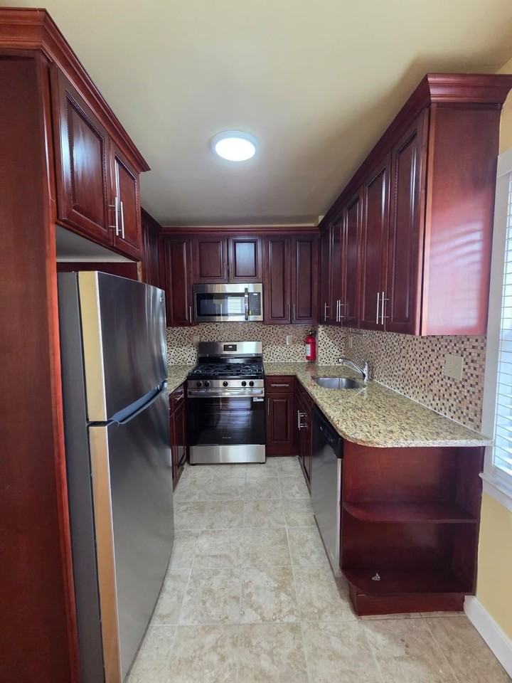 5 Bay Ave #2 - Photo 6 of 19