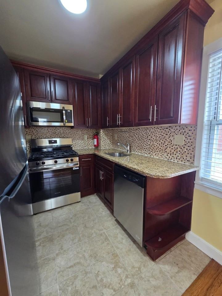 5 Bay Ave #2 - Photo 7 of 19