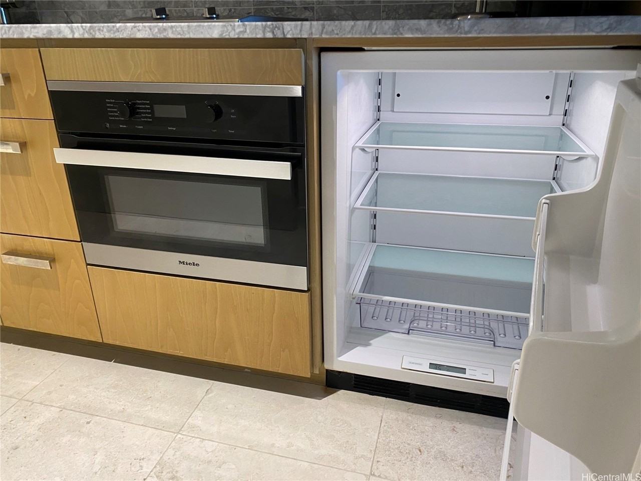 383 Kalaimoku St Unit 1803 #1803 - Photo 5 of 21