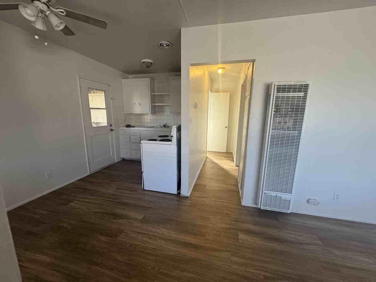 16157 Walnut Avenue - Photo 5 of 6