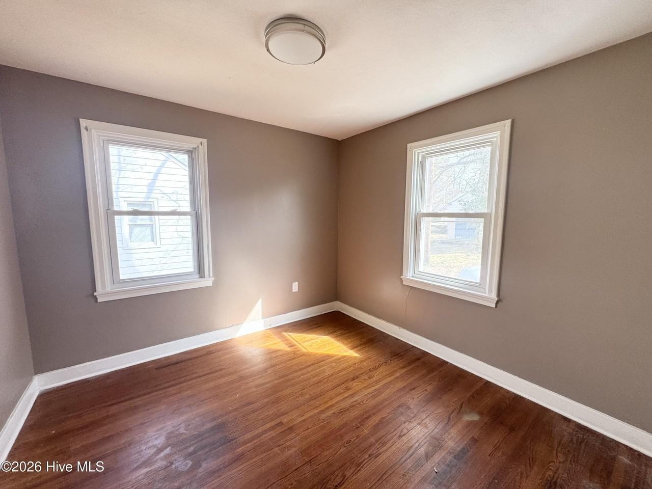 1100 W Williams Cir - Photo 3 of 7