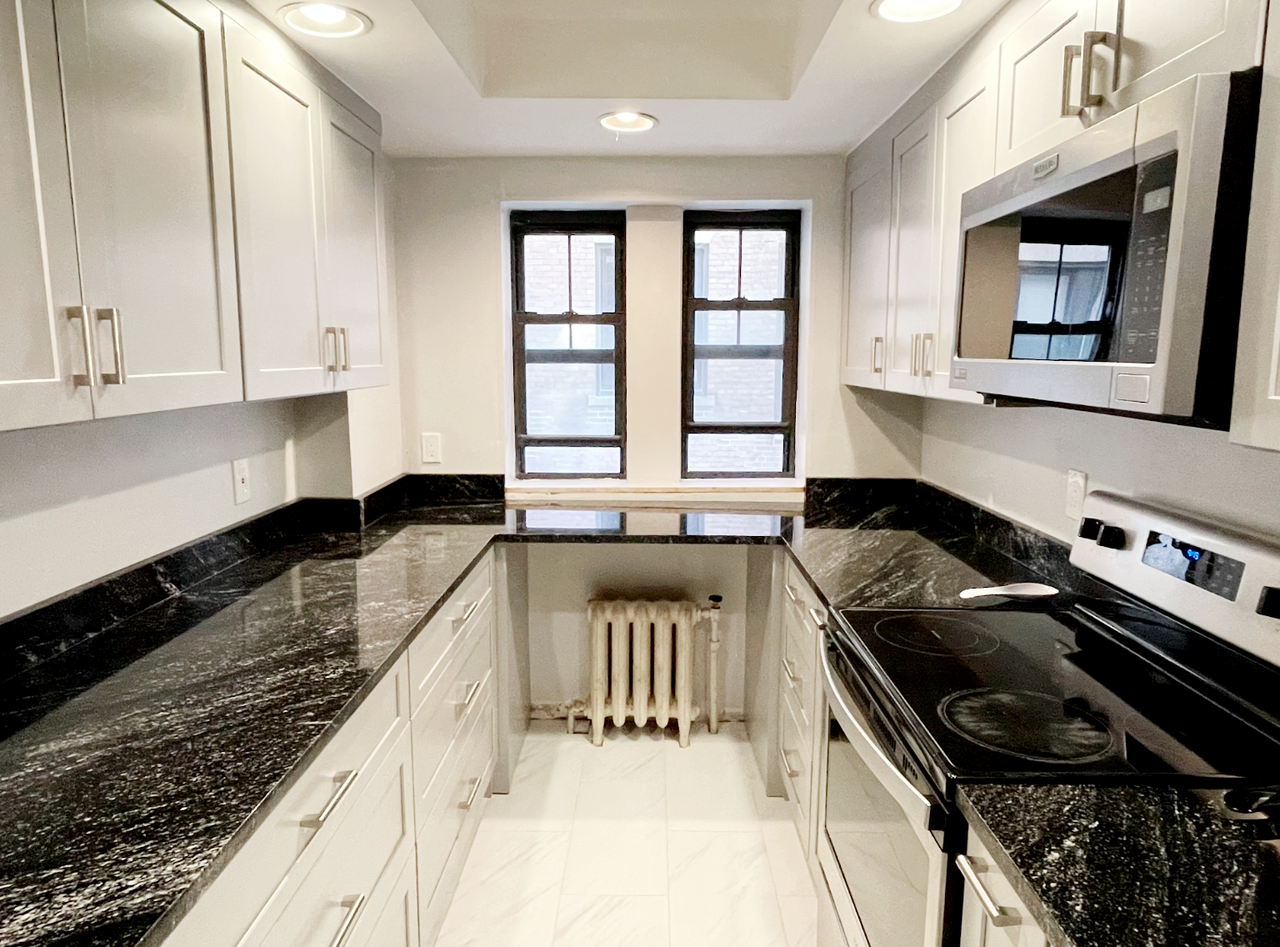 452 Park Dr #9 - Photo 2 of 8