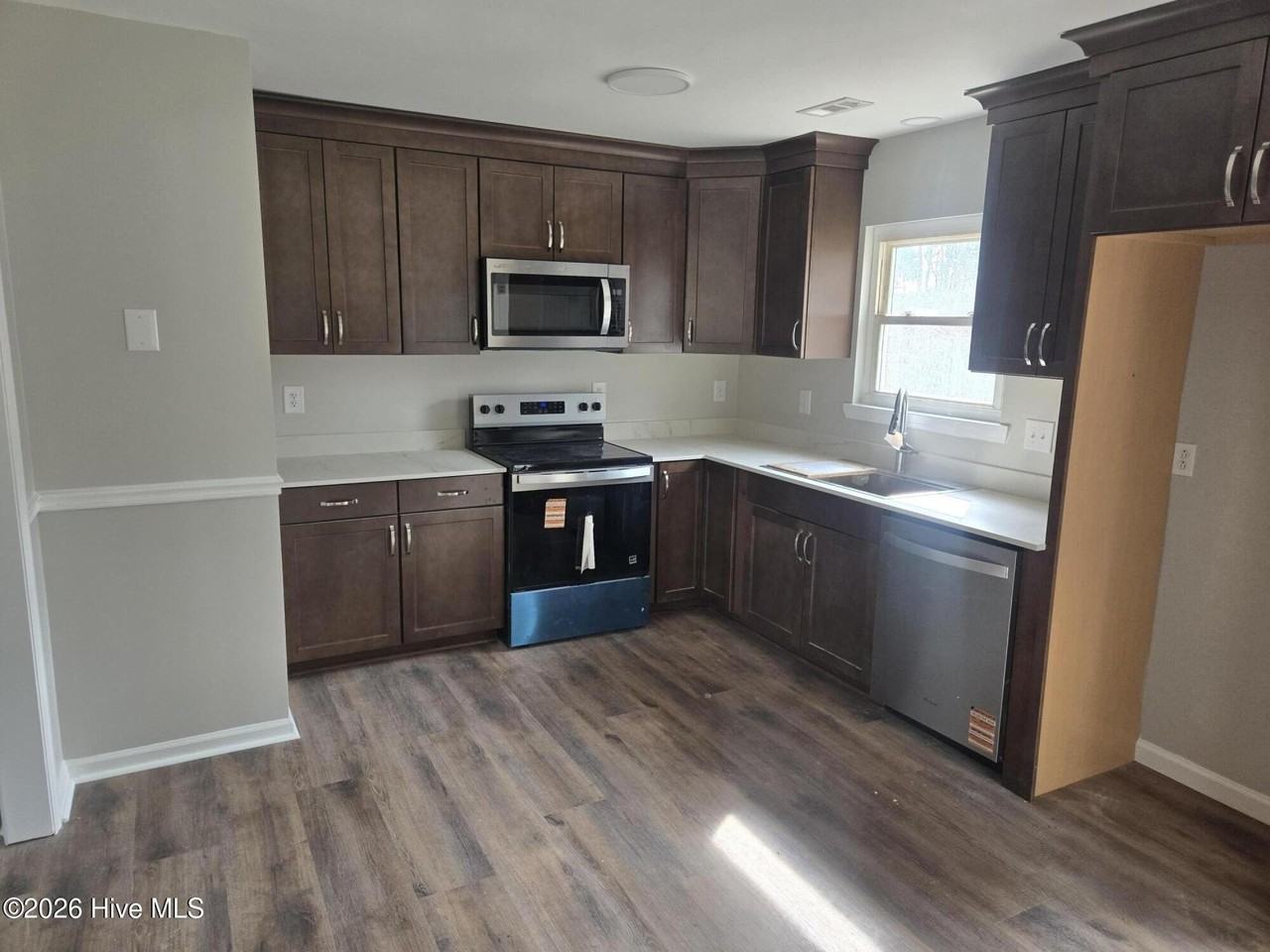 1531 Belgrade Swansboro Rd - Photo 5 of 14