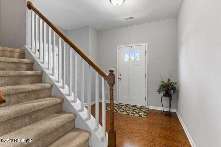 135 Regatta Way - Photo 4 of 28