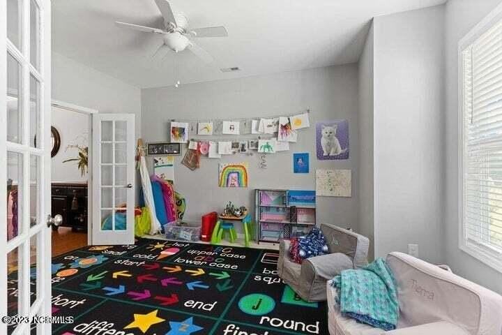 135 Regatta Way - Photo 5 of 28