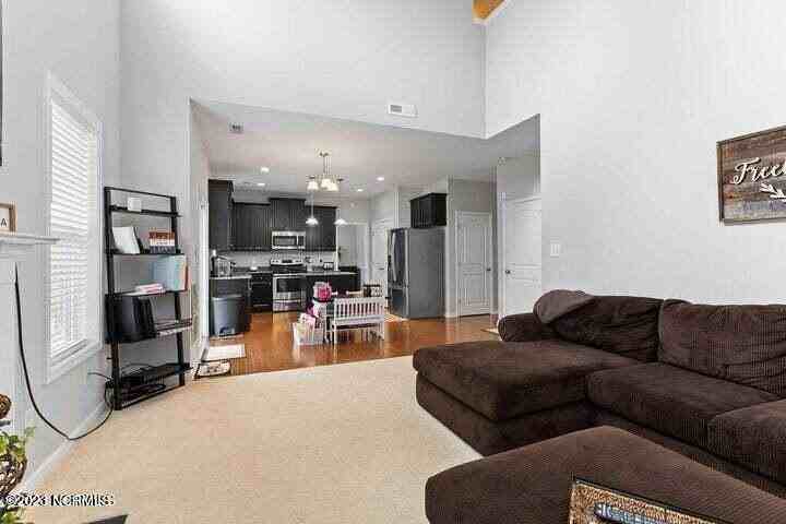 135 Regatta Way - Photo 7 of 28