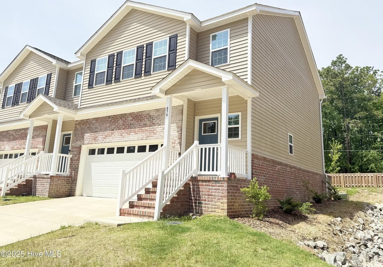 834 Ducks Lndg - Photo 2 of 25