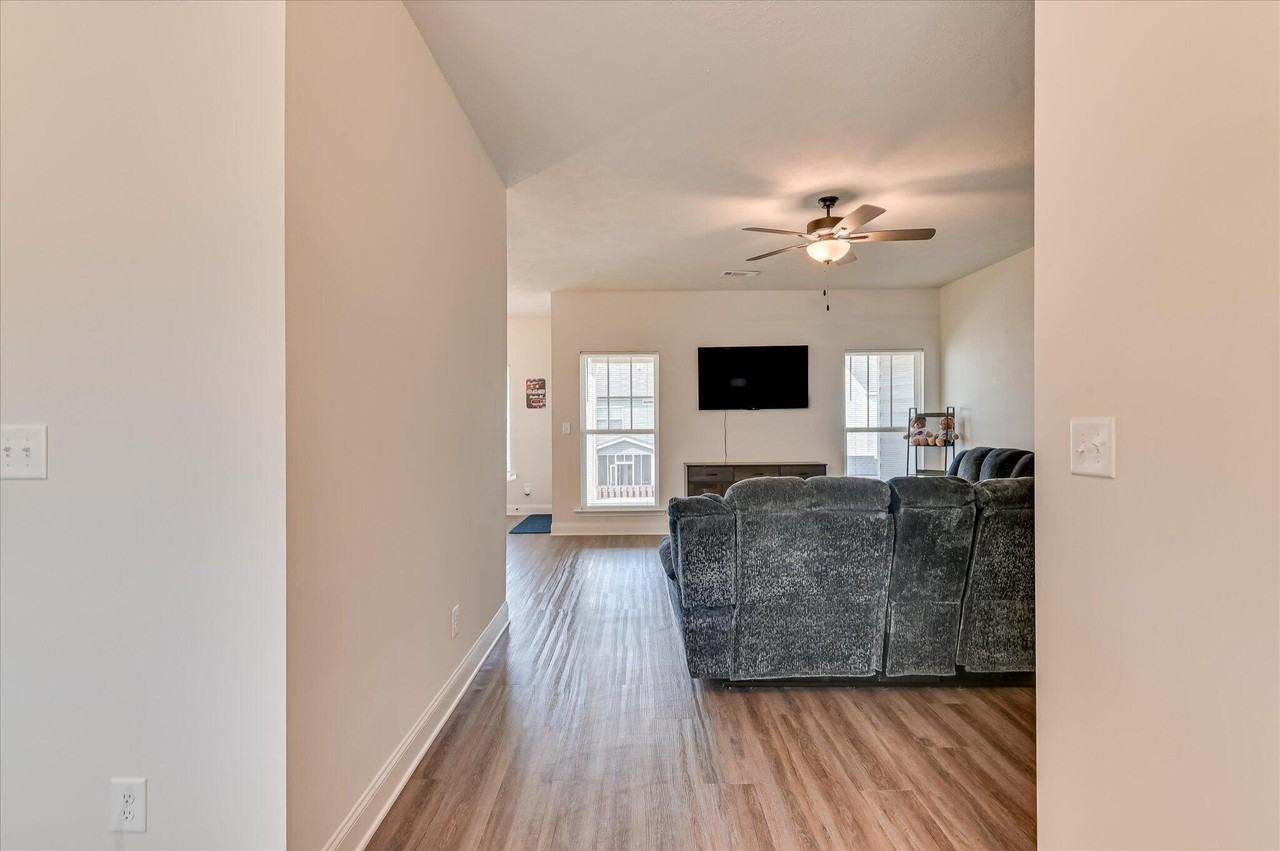 917 Sweetgrass Cir - Photo 6 of 35