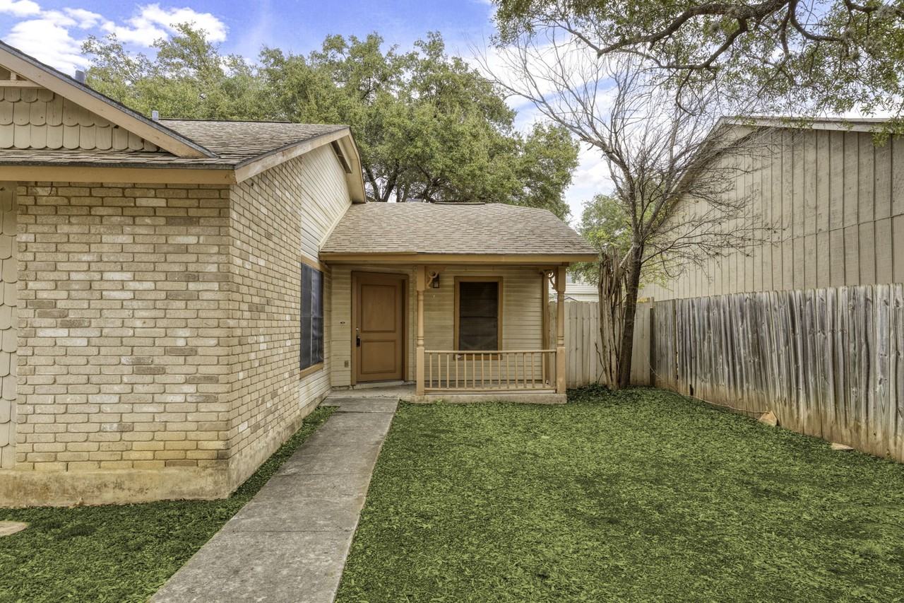 9439 Charter Pt #1 - Photo 2 of 16