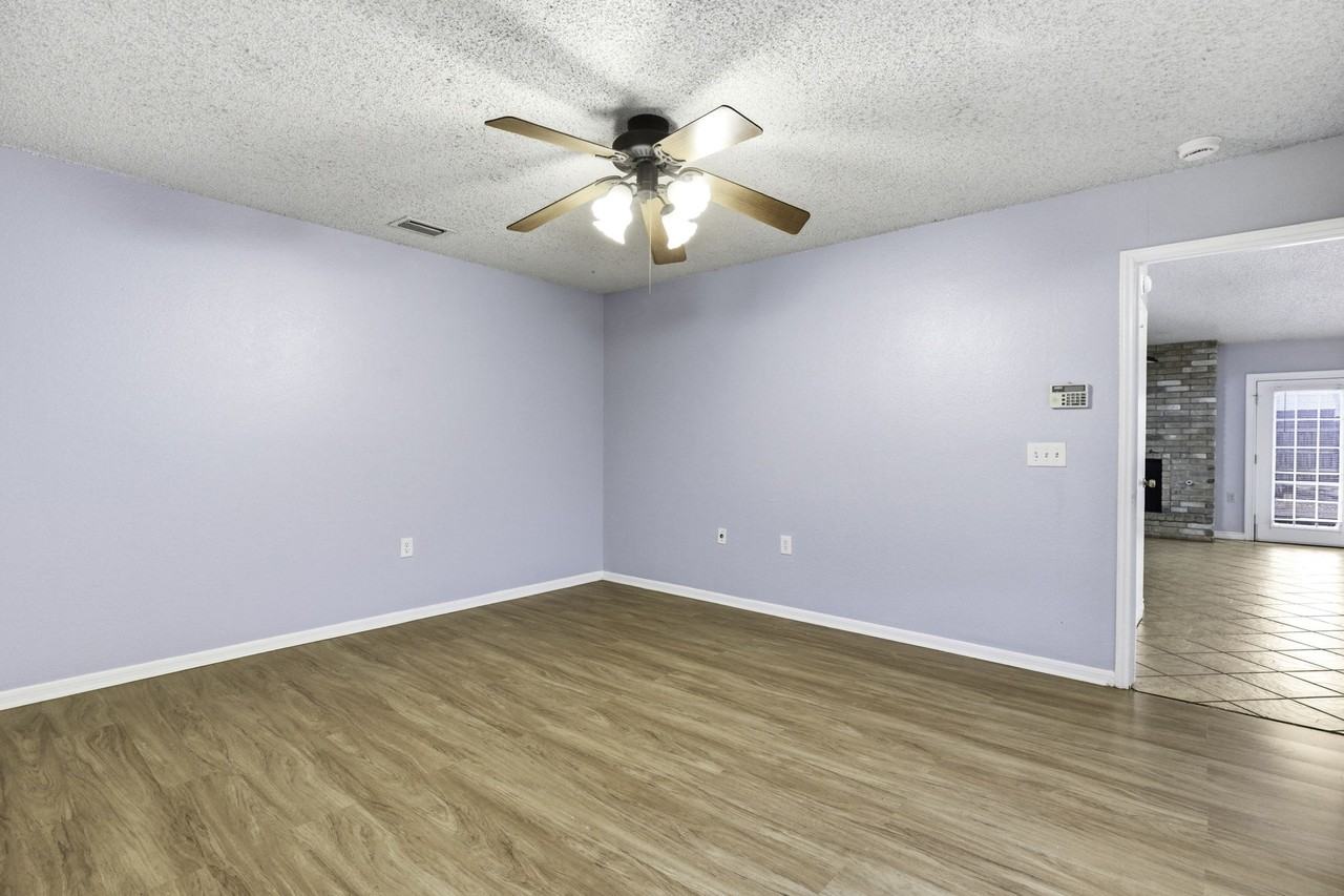 9439 Charter Pt #1 - Photo 3 of 16