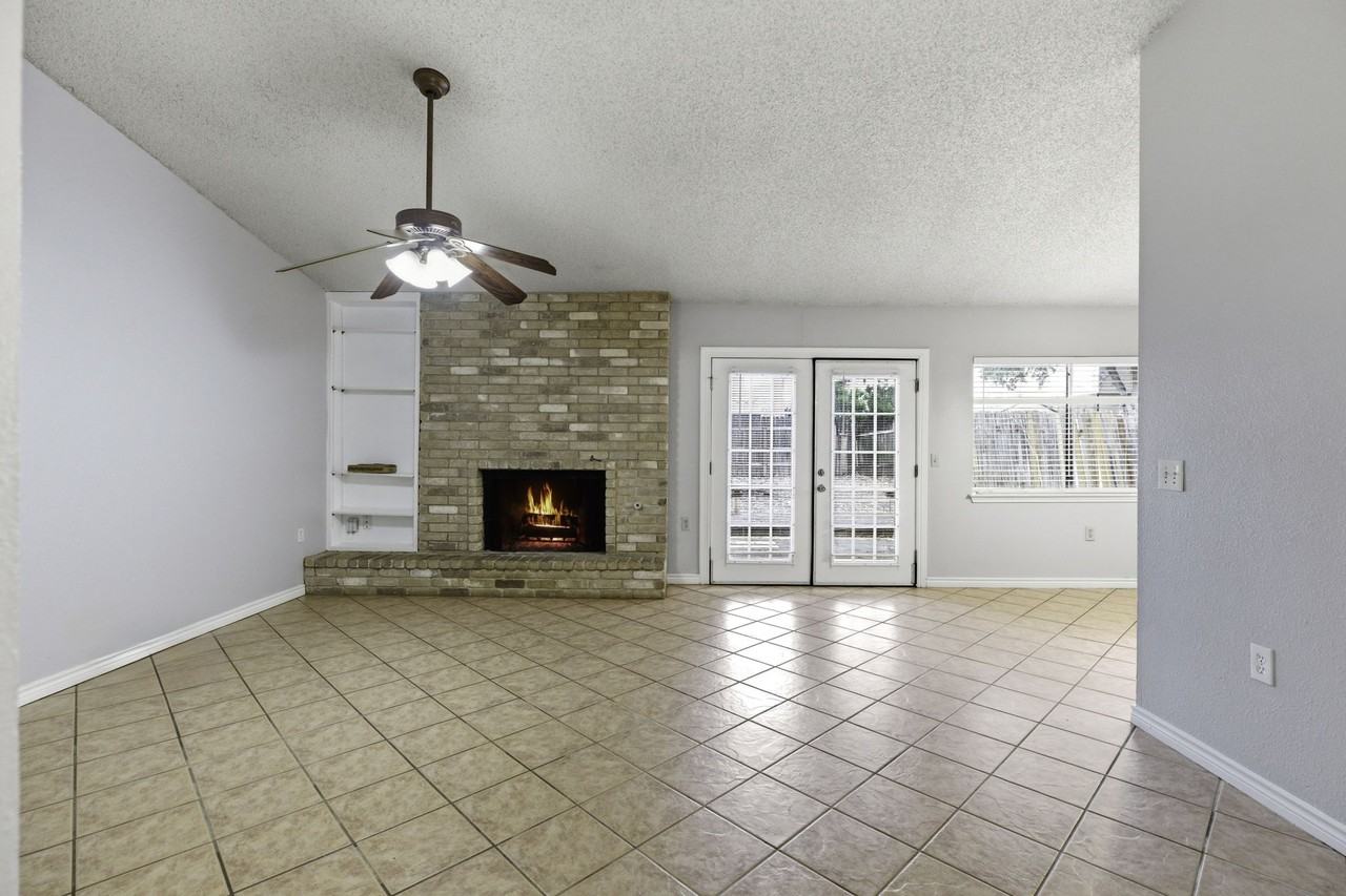 9439 Charter Pt #1 - Photo 4 of 16