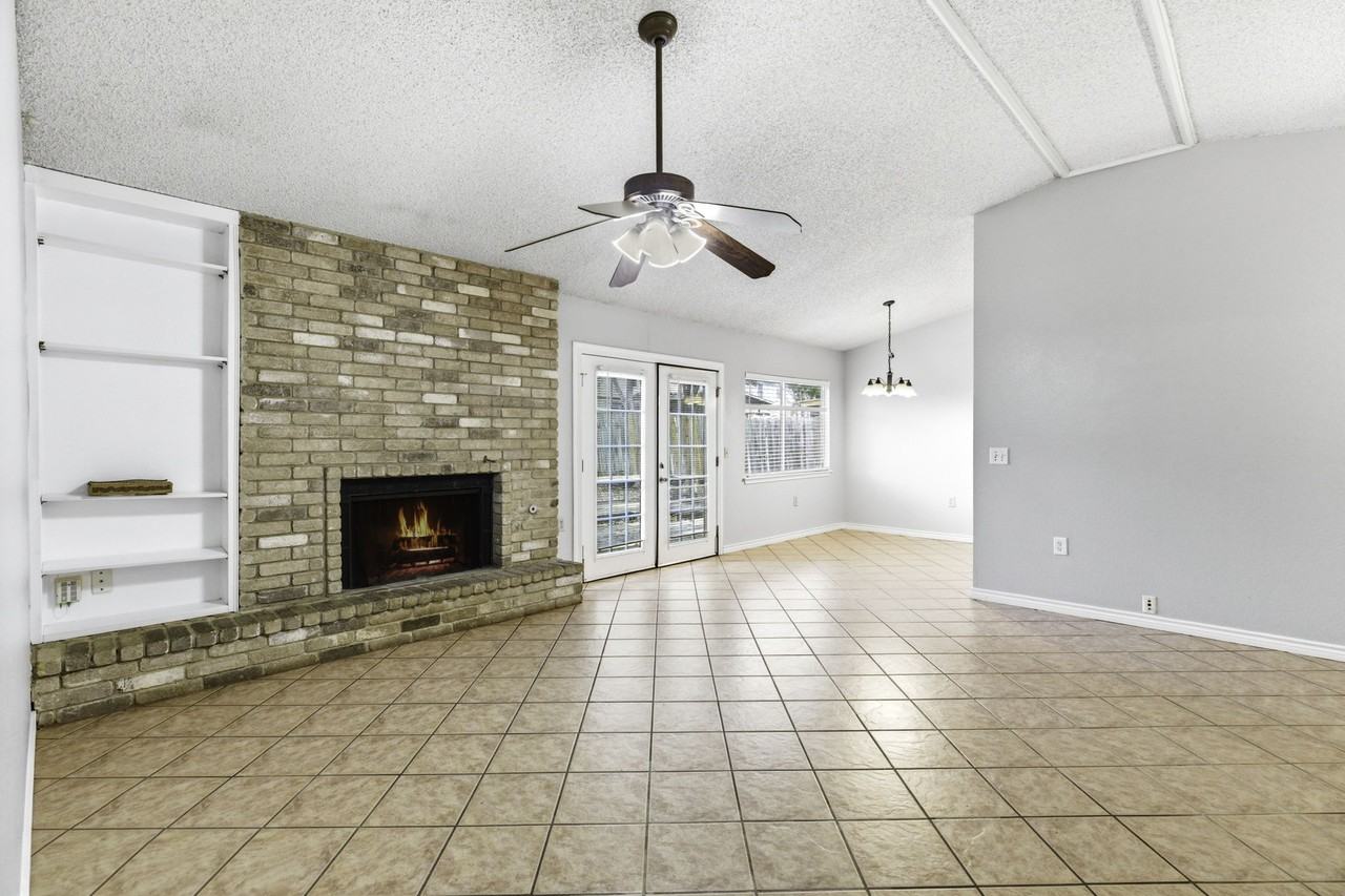 9439 Charter Pt #1 - Photo 5 of 16