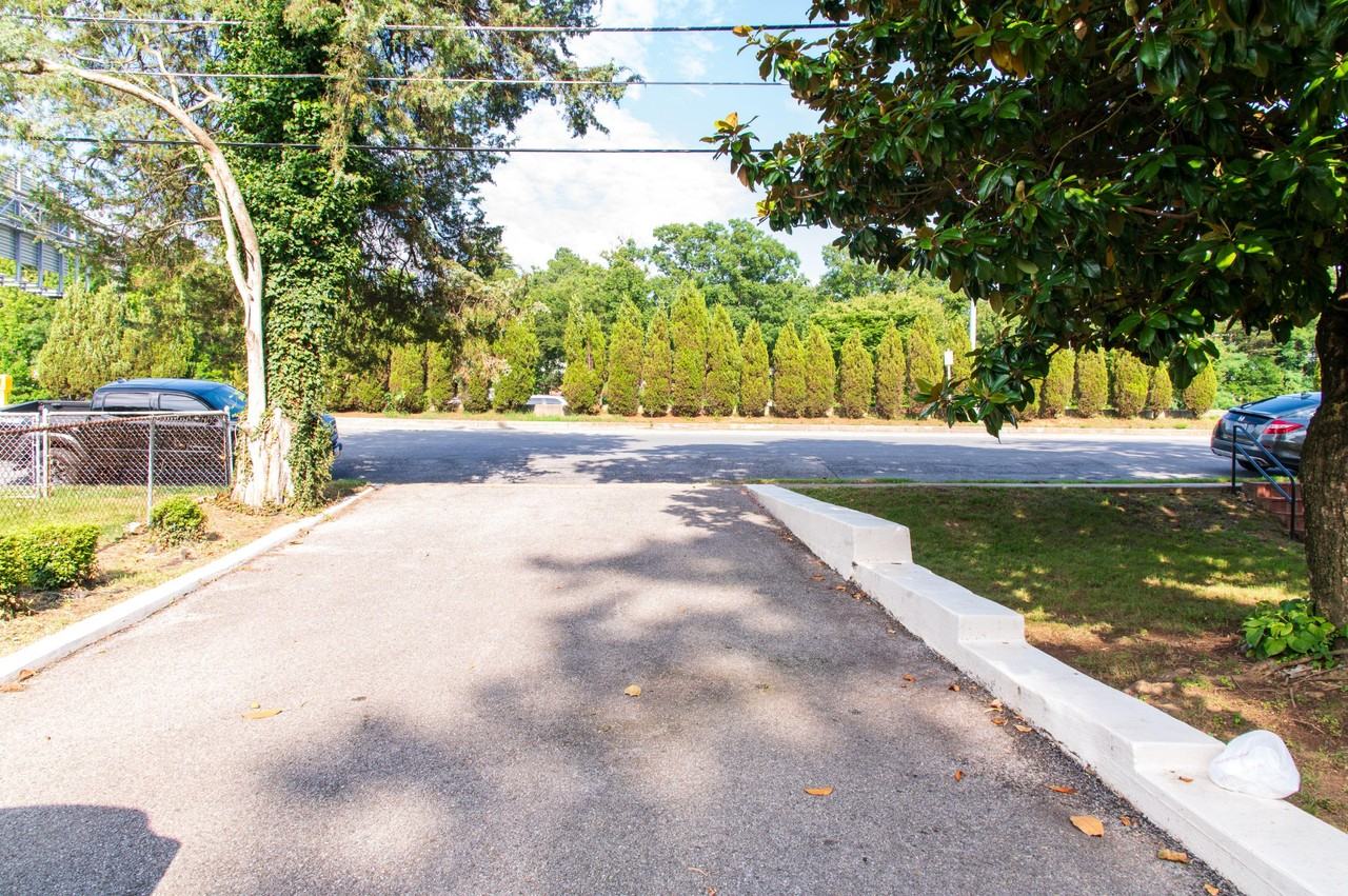 Sachem Dr - Photo 4 of 20