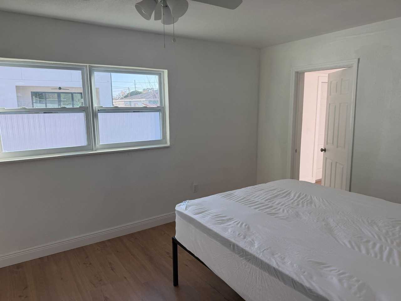 W Nassau St - Photo 4 of 10