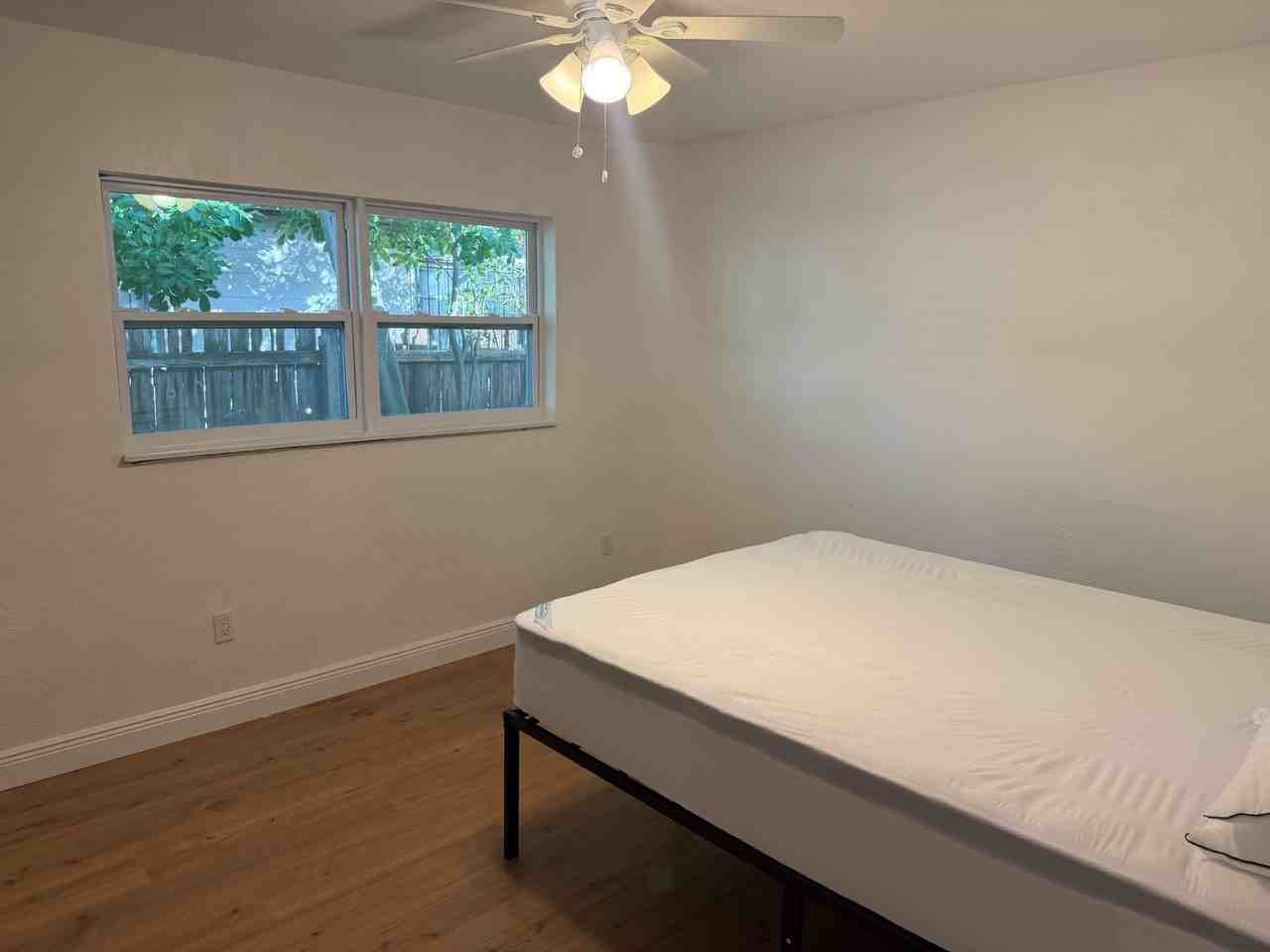 W Nassau St - Photo 7 of 10