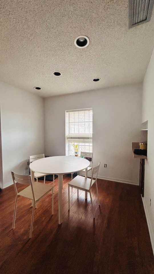 El Centro Ct - Photo 2 of 7