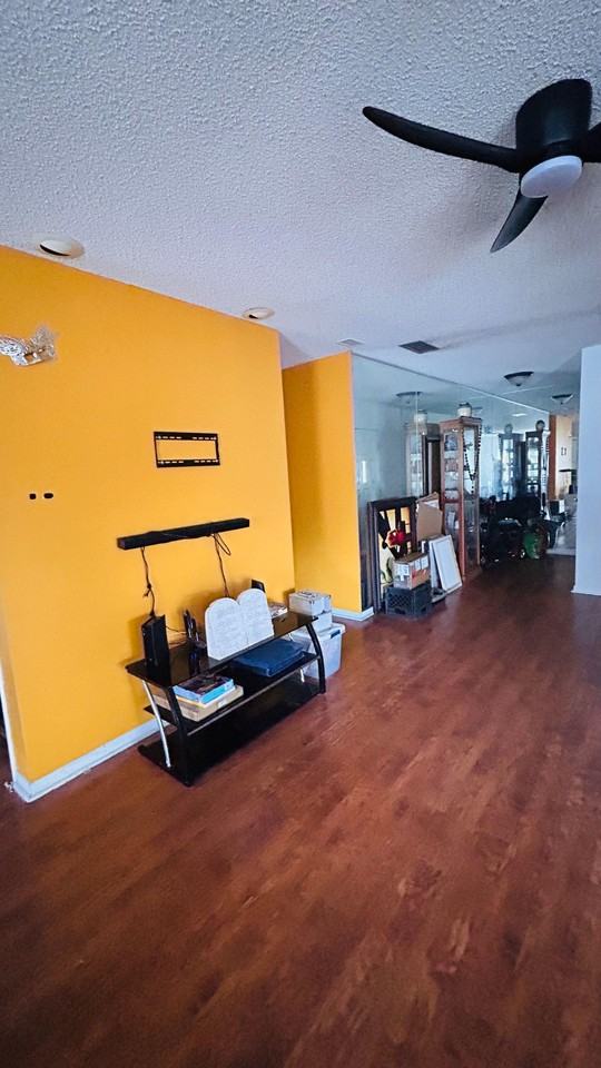 El Centro Ct - Photo 3 of 7