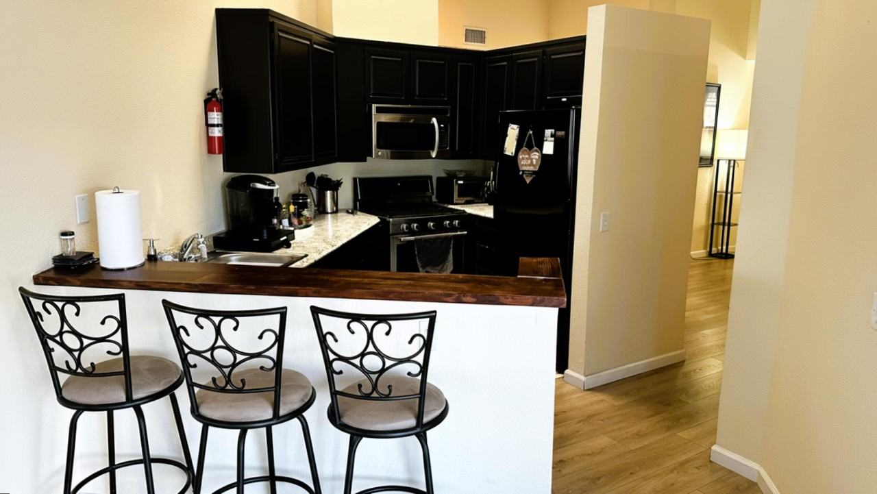 Tampa Ct - Photo 3 of 32