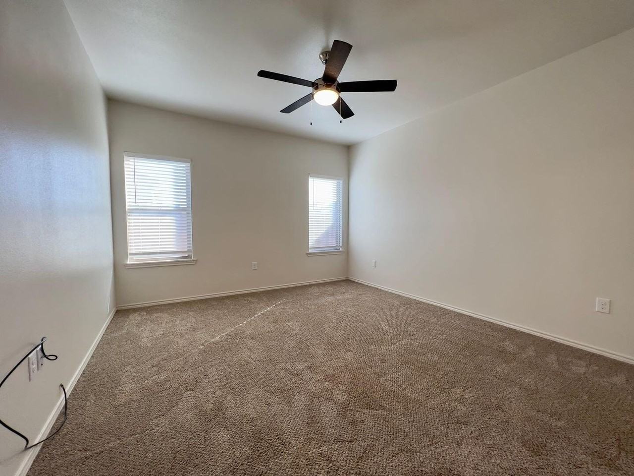 5508 Lehigh St - Photo 7 of 18