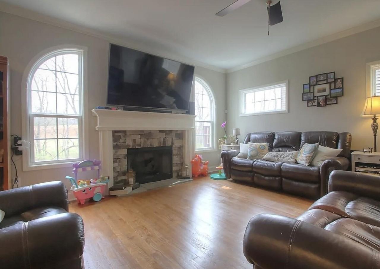 2085 Falling Leaves Ln - Photo 3 of 13