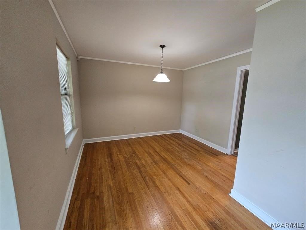 3744 Honeysuckle Rd - Photo 4 of 19