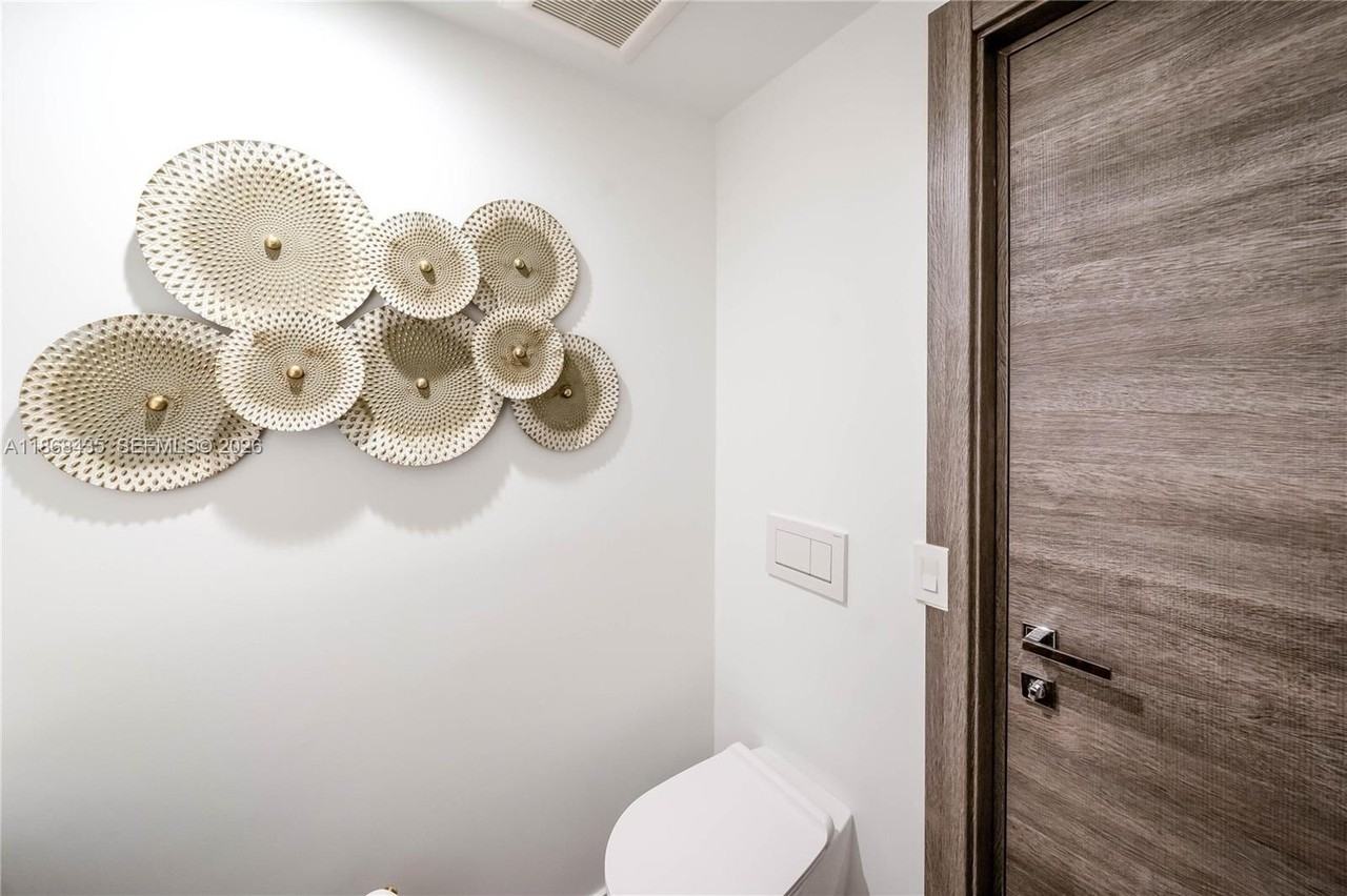 1930 1930 Bay Rd Third Level Un #2 - Photo 6 of 24